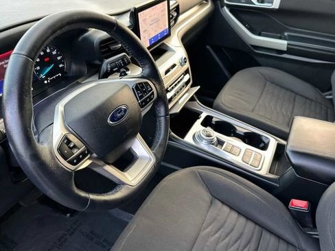 Used 2020 Ford Explorer XLT w/ Class III Trailer Tow Package image 4