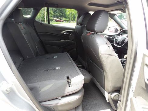 Certified 2024 Chevrolet Trax RS w/ Sunroof Package FWD image 33