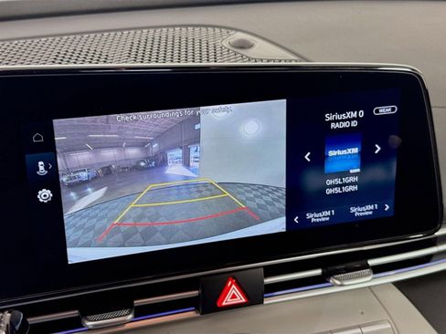 Certified 2025 Hyundai Elantra Limited image 17