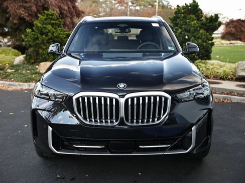 New 2026 BMW X5 xDrive50e w/ Climate Comfort Package image 13