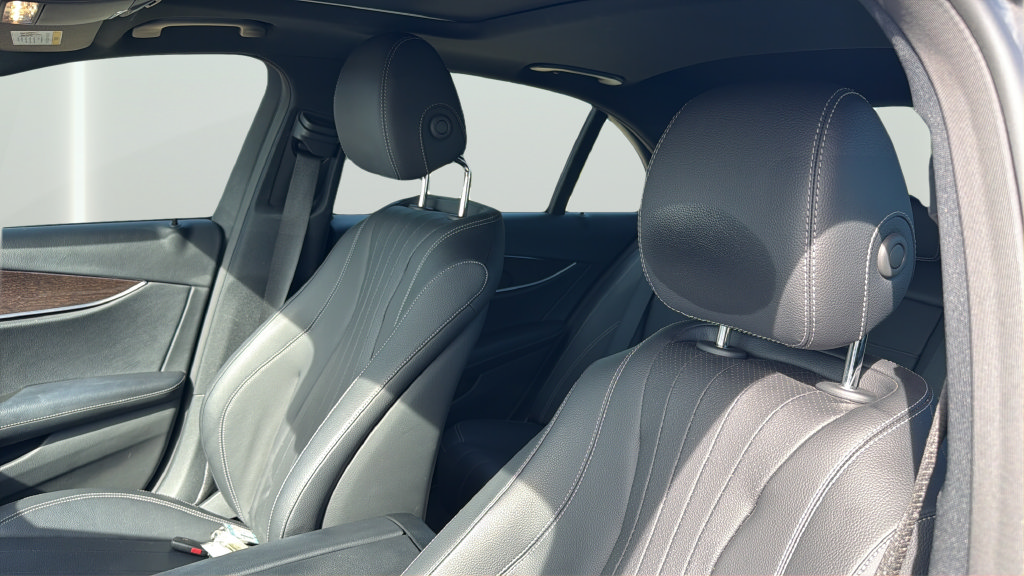 Used 2022 Mercedes-Benz E 350 Sedan image 11