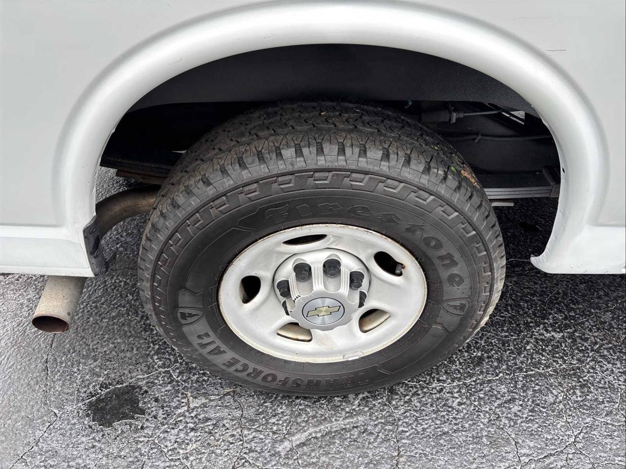 Used 2012 Chevrolet Express 2500 RWD image 20