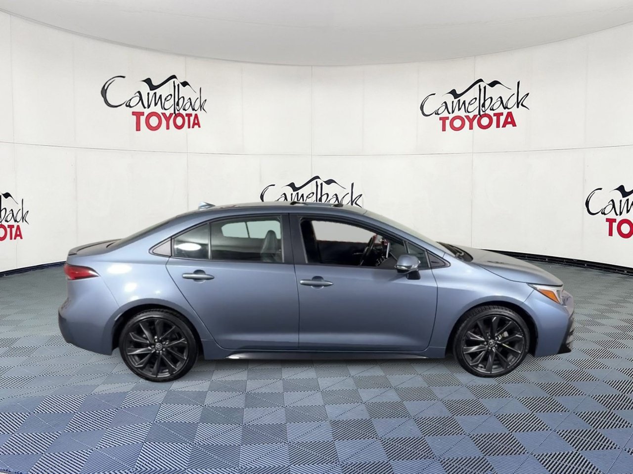 Used 2024 Toyota Corolla XSE FWD image 4