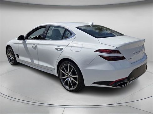 Used 2025 Genesis G70 2.5T image 7