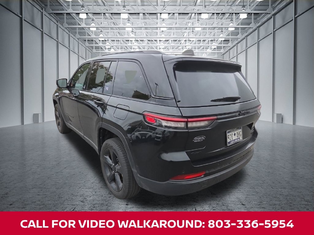 Used 2025 Jeep Grand Cherokee Limited w/ Black Appearance Package AWD/4WD image 7