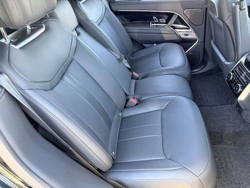 Used 2025 Land Rover Range Rover Autobiography image 21