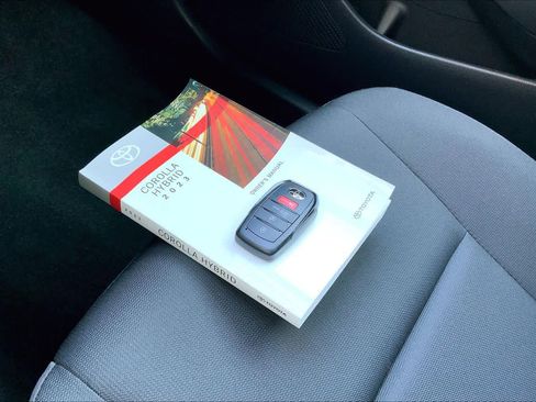 Used 2023 Toyota Corolla LE w/ LE Convenience Package image 15