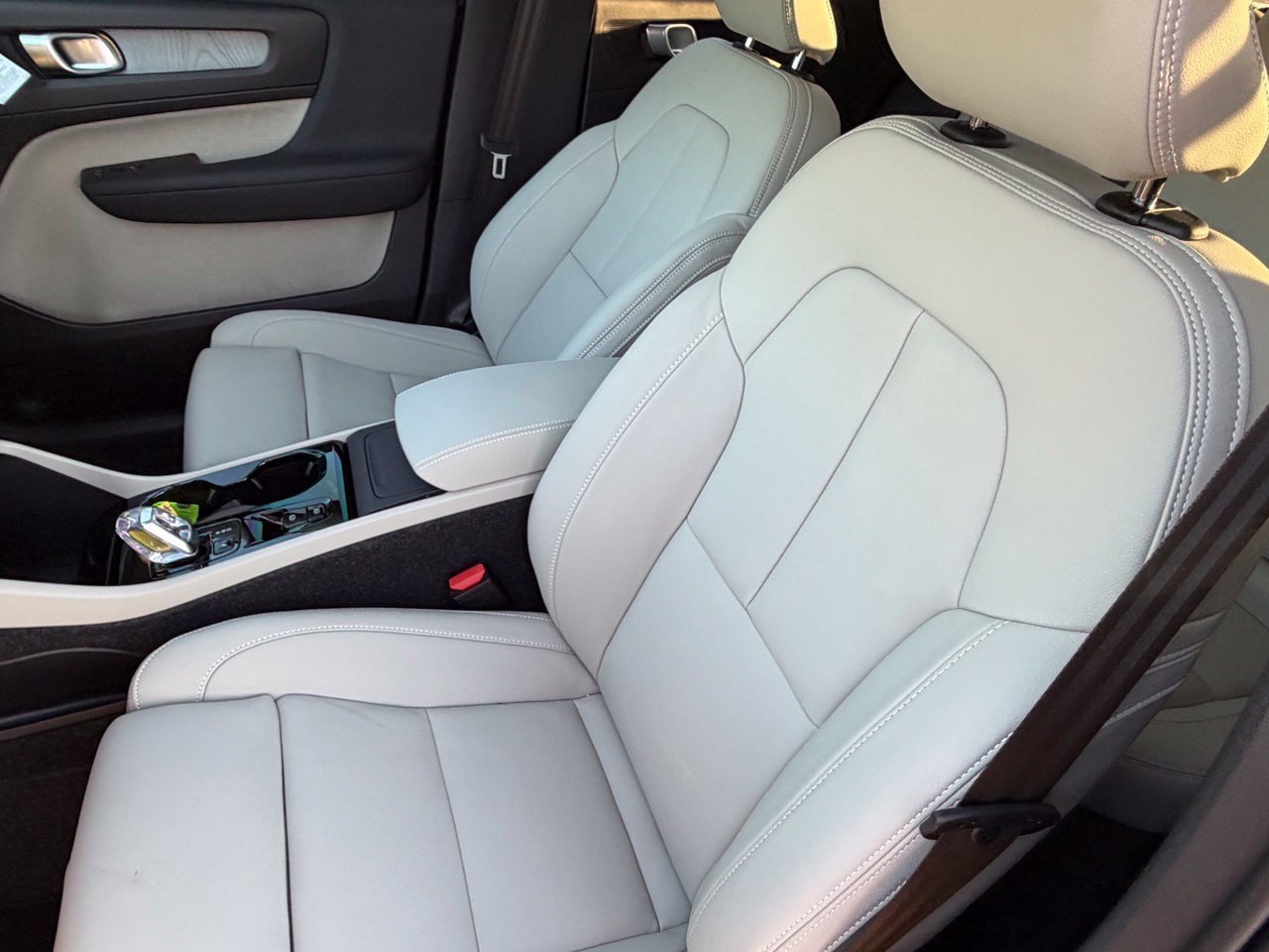 New 2026 Volvo XC40 B5 Plus w/ Protection Package Premier AWD/4WD image 20