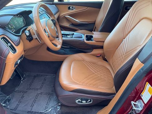 Used 2021 Aston Martin DBX AWD/4WD image 33