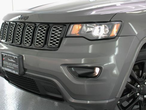 Used 2019 Jeep Grand Cherokee Altitude AWD/4WD image 21