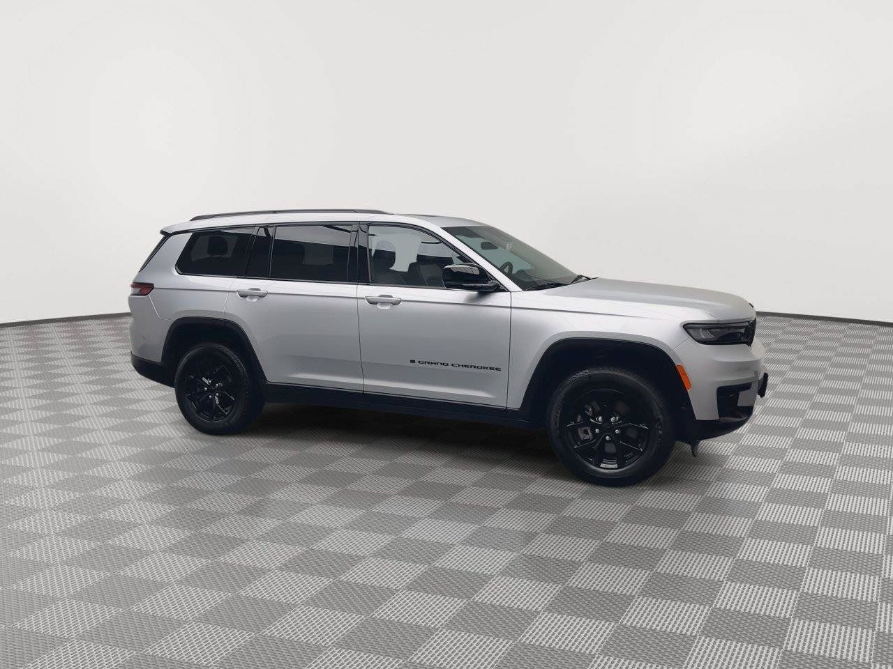 Used 2025 Jeep Grand Cherokee L Altitude AWD/4WD image 43