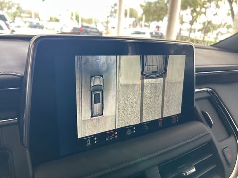 Used 2024 Chevrolet Suburban High Country w/ Advanced Technology Package image 10