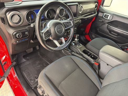 Used 2023 Jeep Wrangler Unlimited Rubicon 4xe w/ Cold Weather Group AWD/4WD image 4