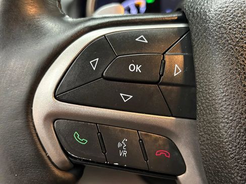 Used 2017 Jeep Grand Cherokee Altitude image 32