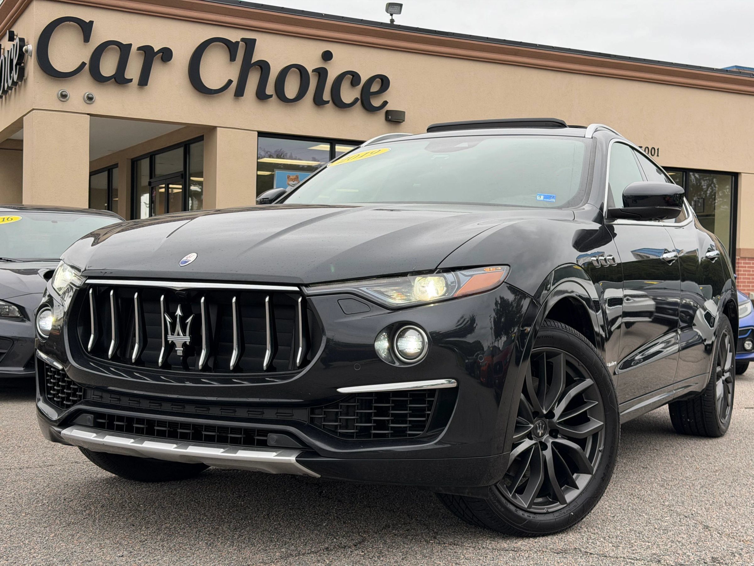 Used 2019 Maserati Levante GranLusso AWD/4WD image 1