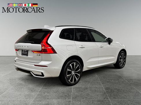 Used 2024 Volvo XC60 B5 Plus w/ Protection Package Premier AWD/4WD image 3