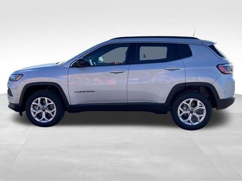 New 2026 Jeep Compass Latitude image 4