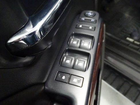 Used 2015 GMC Sierra 1500 SLE w/ SLE Value Package AWD/4WD image 9