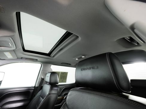 Used 2018 GMC Sierra 2500 Denali image 25