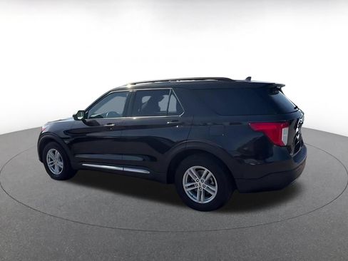 Used 2024 Ford Explorer XLT w/ Equipment Group 202A RWD image 10