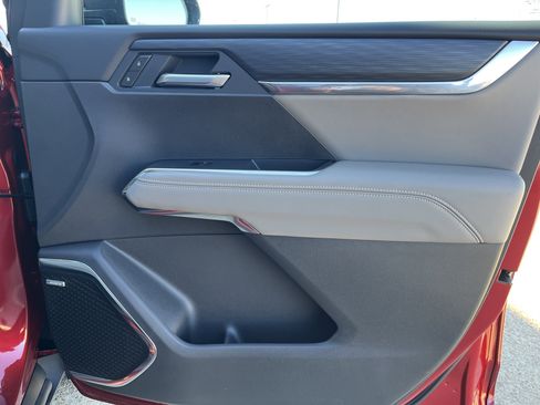 New 2026 GMC Acadia Elevation image 25