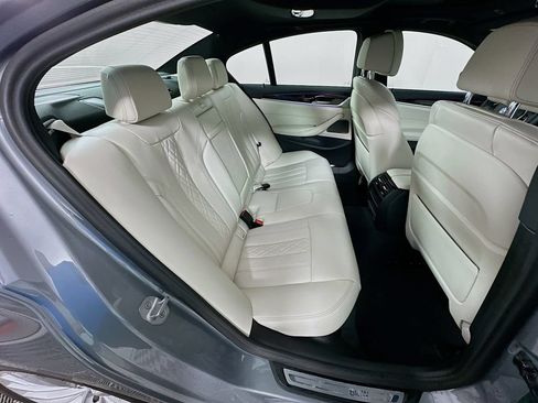 Used 2023 BMW 530i w/ Premium Package RWD image 28