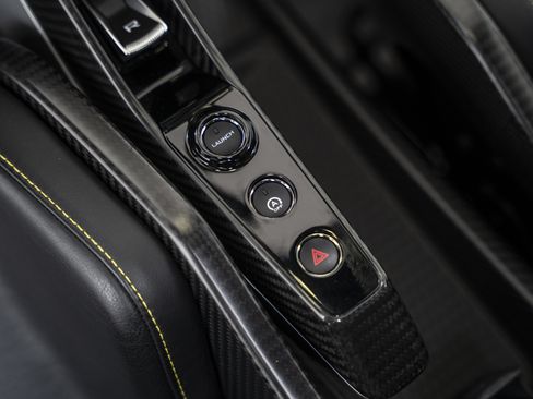 Used 2019 McLaren Senna RWD image 45
