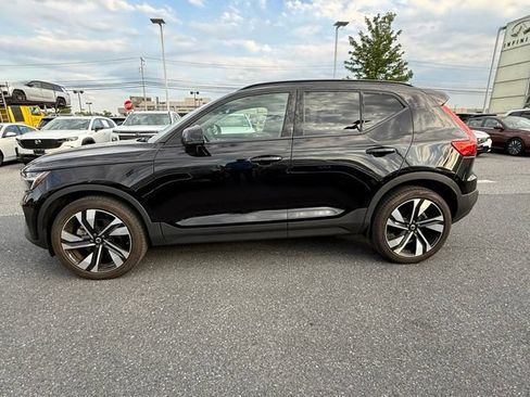 Used 2023 Volvo XC40 B5 Plus w/ Climate Package AWD/4WD image 7