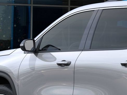 New 2027 Chevrolet Traverse LT w/ Sun and Wheel Package FWD image 12