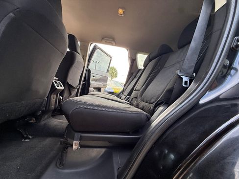 Used 2020 Mitsubishi Outlander ES image 17