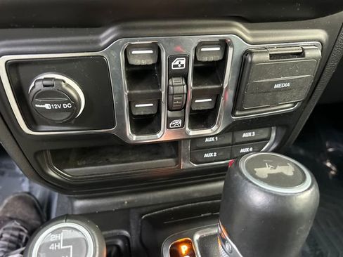 Used 2023 Jeep Wrangler High Altitude image 24