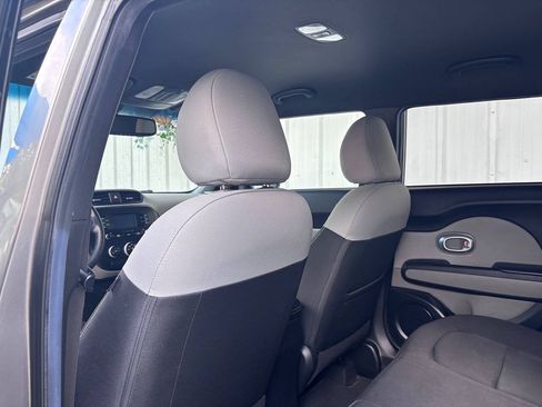 Used 2016 Kia Soul + FWD image 9
