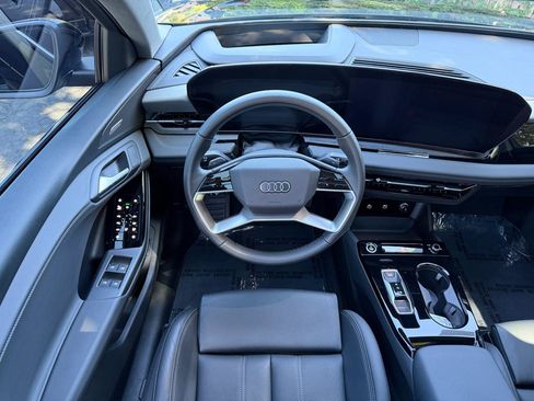 Used 2025 Audi Q6 e-tron Premium Plus w/ Premium Plus AWD/4WD image 5
