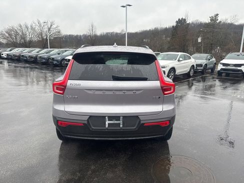 Used 2026 Volvo XC40 B5 Core w/ Climate Package image 4