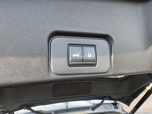 Used 2023 Nissan Rogue Platinum w/ Platinum Premium Package image 18