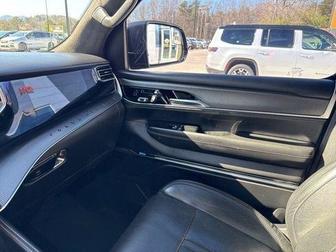 Used 2022 Jeep Grand Wagoneer Series II image 25