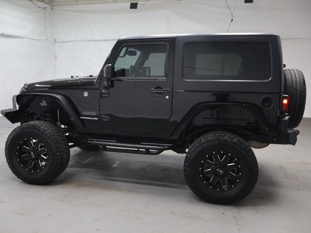 Used 2017 Jeep Wrangler Sport w/ Quick Order Package 24S AWD/4WD image 4