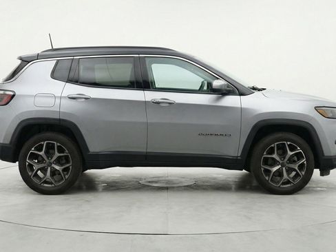 Used 2025 Jeep Compass Limited AWD/4WD image 11