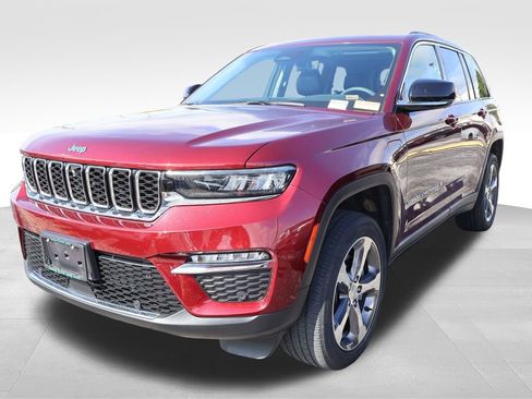 Used 2022 Jeep Grand Cherokee Limited 4xe w/ Luxury Tech Group II AWD/4WD image 3