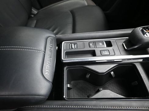 Used 2023 Nissan Pathfinder SL w/ Lighting Package (N92) image 31