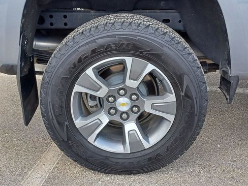 Used 2018 Chevrolet Colorado Z71 AWD/4WD image 5