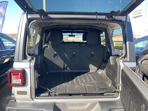 Used 2020 Jeep Wrangler Unlimited Sahara image 18