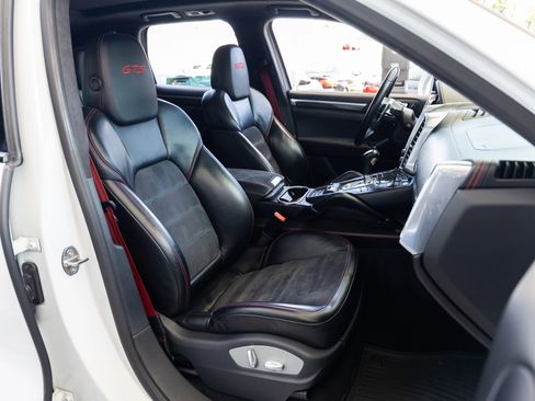 Used 2017 Porsche Cayenne GTS image 19
