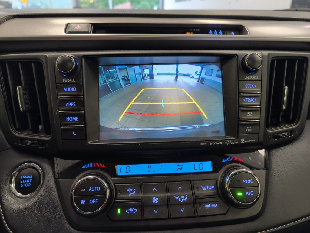 Used 2018 Toyota RAV4 Limited FWD image 24