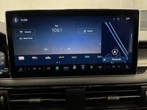 Used 2024 Lincoln Corsair AWD image 18