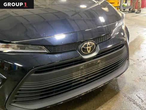 Used 2023 Toyota Corolla LE image 29