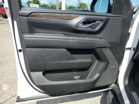 Used 2023 Chevrolet Suburban Premier image 20