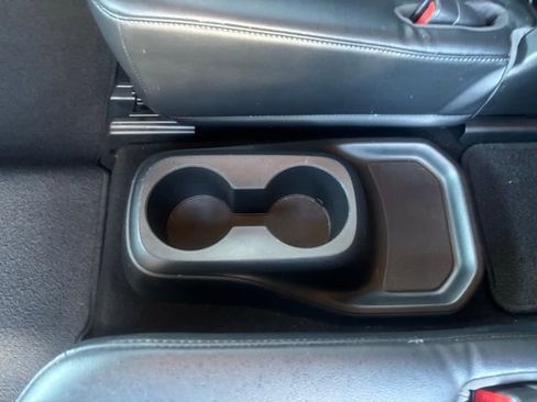 Used 2023 Toyota Highlander XSE image 32