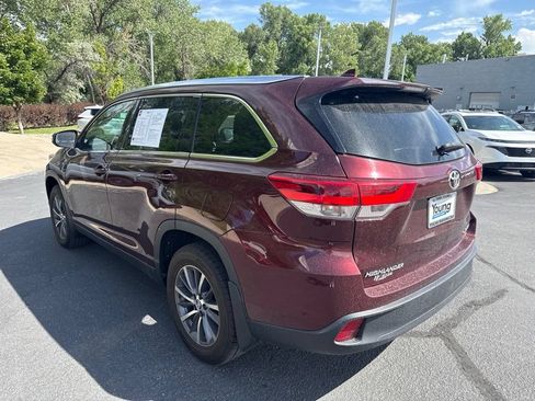 Used 2019 Toyota Highlander XLE AWD/4WD image 5
