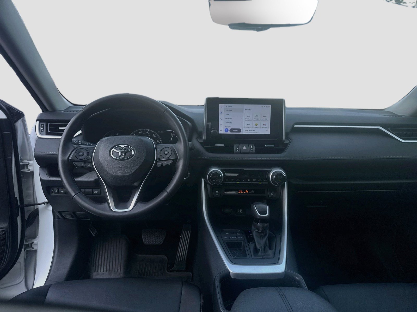 Used 2024 Toyota RAV4 XLE Premium FWD image 23